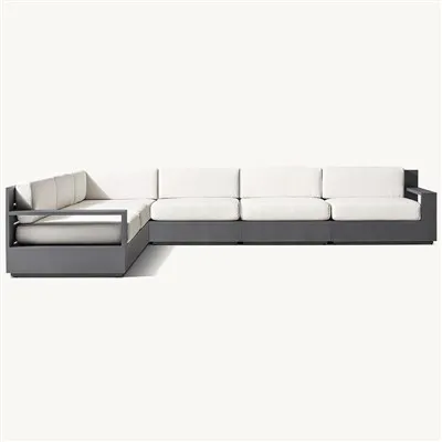 نیمکت گوشه فضای باز کوچک